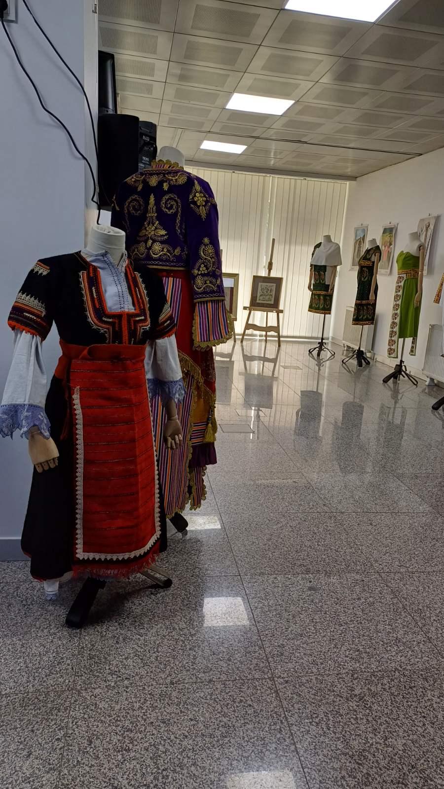 Отбелязване на 24 май в Анкара с изложба на традиционни български шевици и автентични носии от региона на Самоков и други райони на България